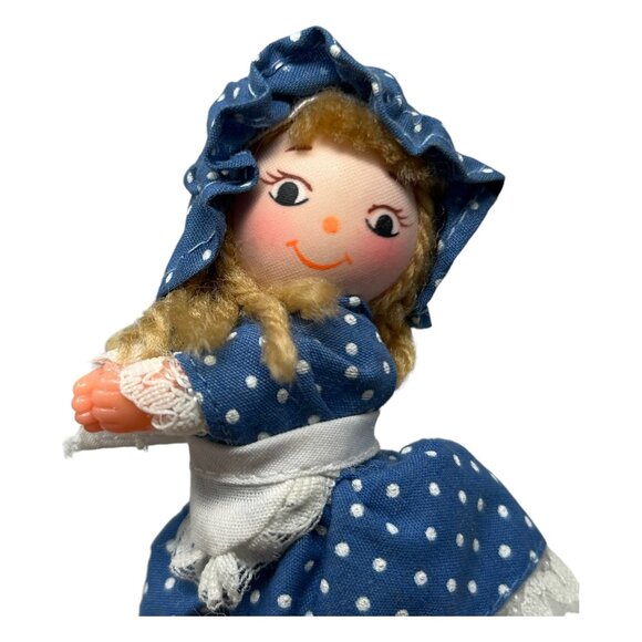 Vintage 1980s Clip on Pencil Hugger Holly Hobbie Style Doll Blue Dress Bonnet - Picture 2 of 11